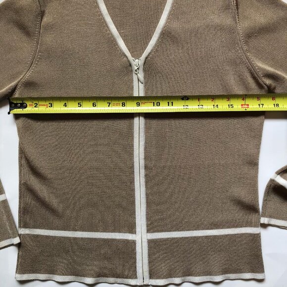 M. Richard Beige-Taupe w/Soft White stripe Long-sleeved Zippered Sweater Sz Med - Picture 6 of 6